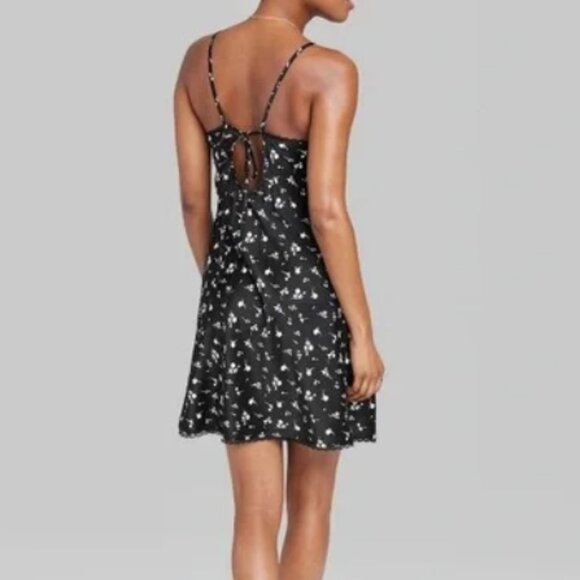 Wild Fable Lace Trim Silky Black Floral Slip Dress MEDIUM - Picture 2 of 9